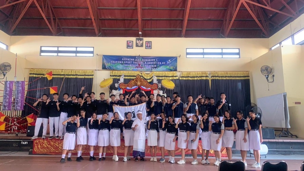Foto Bersama SMAN 4 Singaraja